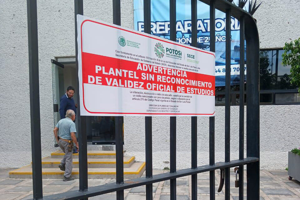 Coloca SEGE sellos de advertencia en Universidad Potosina por no contar con RVOES