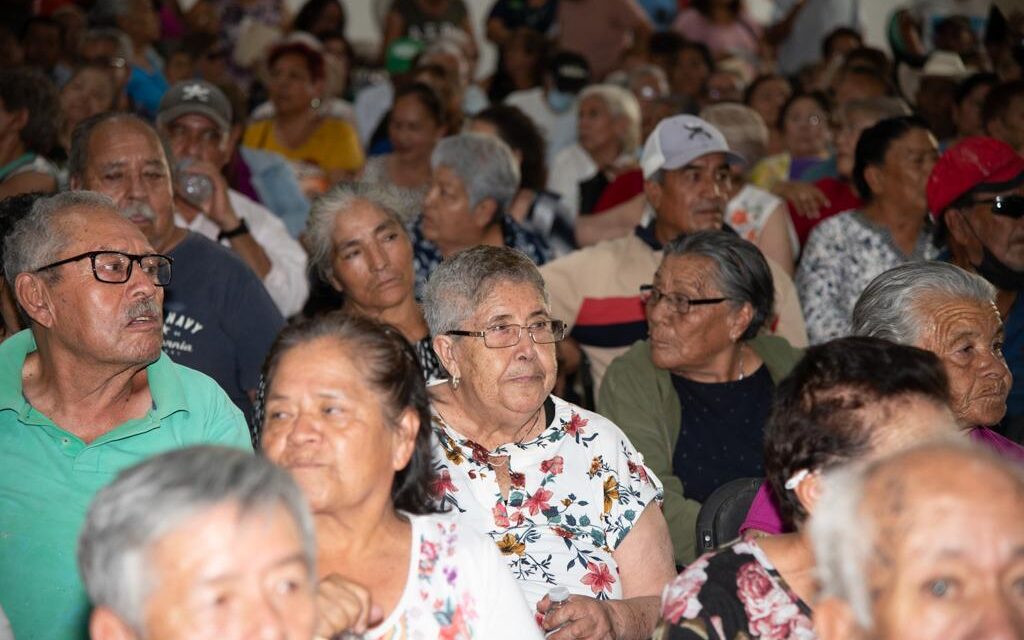 Municipio soledense ofrece servicios gratuitos en cambio de imagen a adultos mayores
