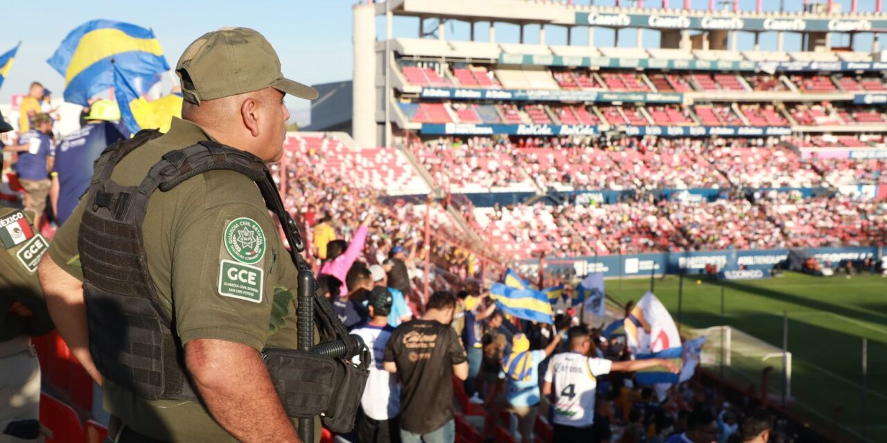 Coordinan operativo de seguridad en el estadio por torneo de la Liga MX