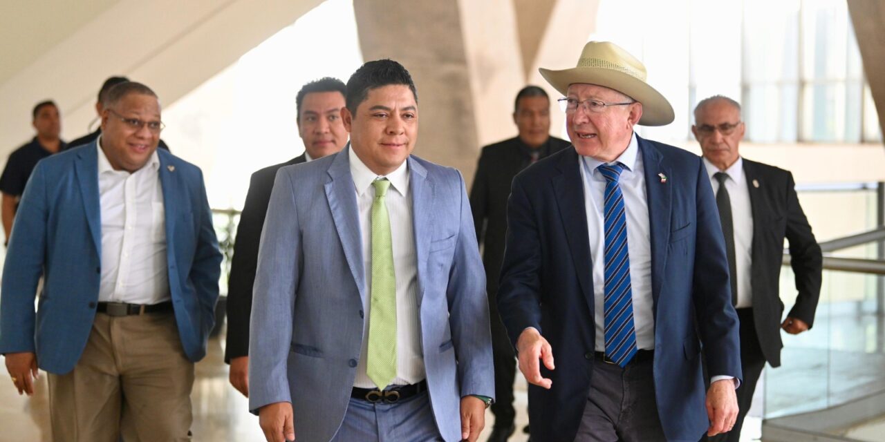 Gobierno estatal fortalece programas de apoyo a paisanos