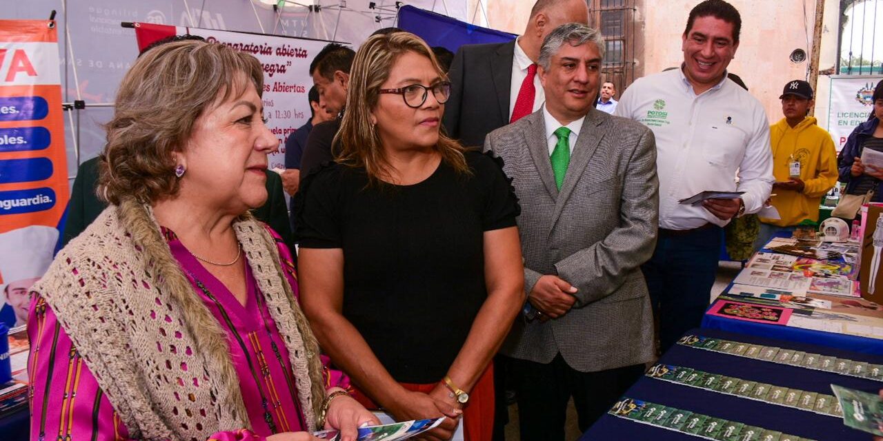 Continúa ofrecimiento de becas universitarias a jóvenes, en Soledad de GS