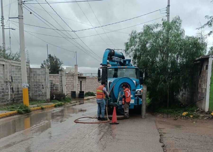 Gobierno de la Capital realiza trabajos de desazolve en comunidades de La Pila