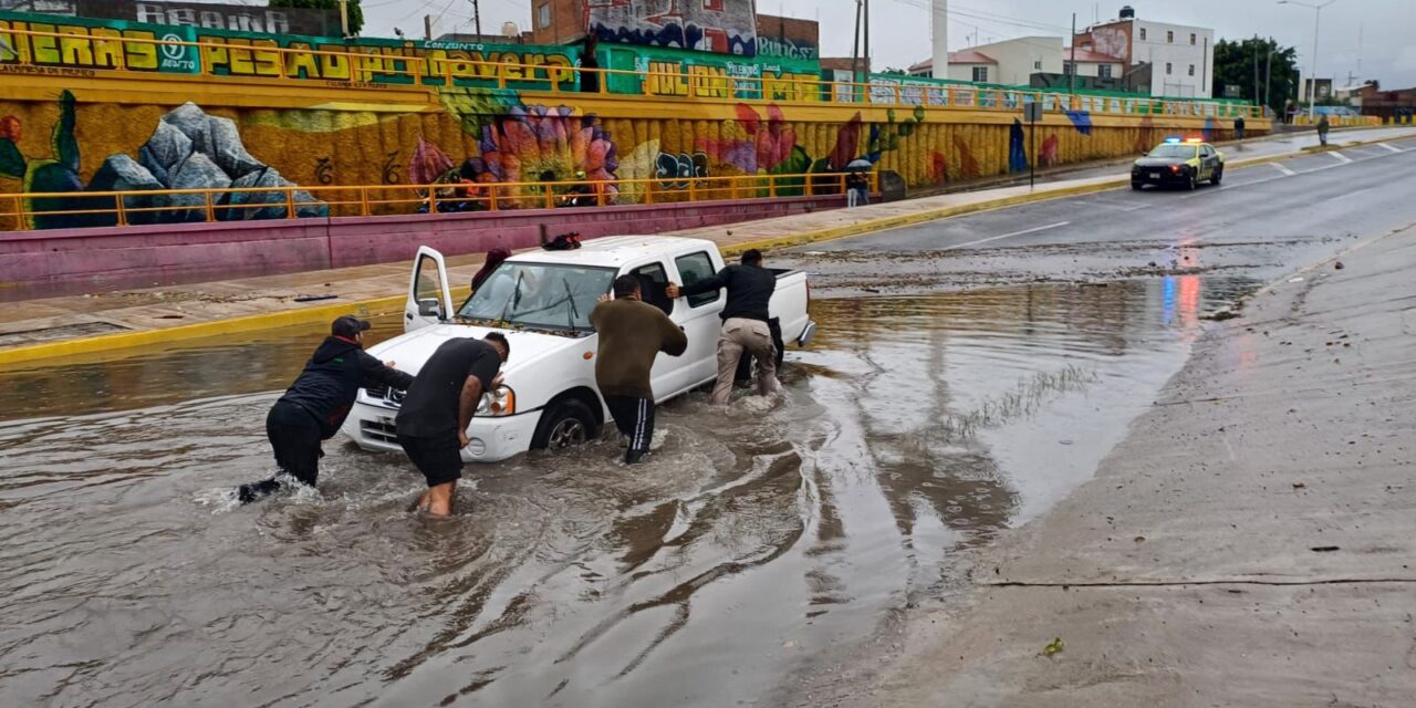 SSPC de la Capital potosina atiende a la ciudadanía durante contingencia por lluvias intensas