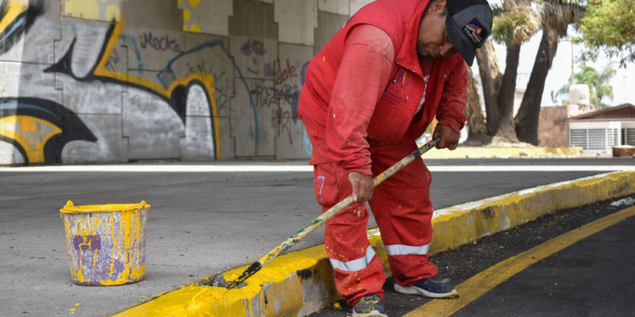 Gobierno de la Capital realiza labores de mantenimiento en la glorieta Mariano Jiménez