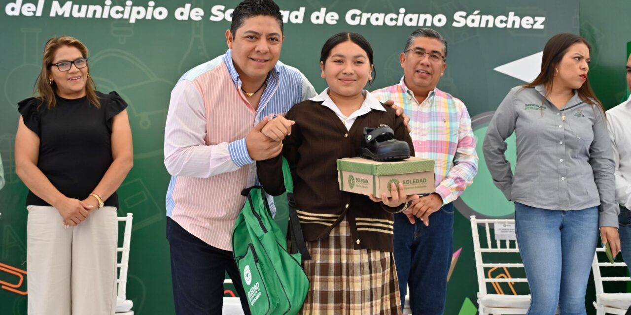 Arranca Ricardo Gallardo entrega de paquetes escolares en apoyo a familias