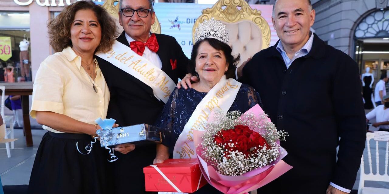 Coronan al Rey y Reina de los Clubes de Adultos Mayores para el periodo 2024-2025
