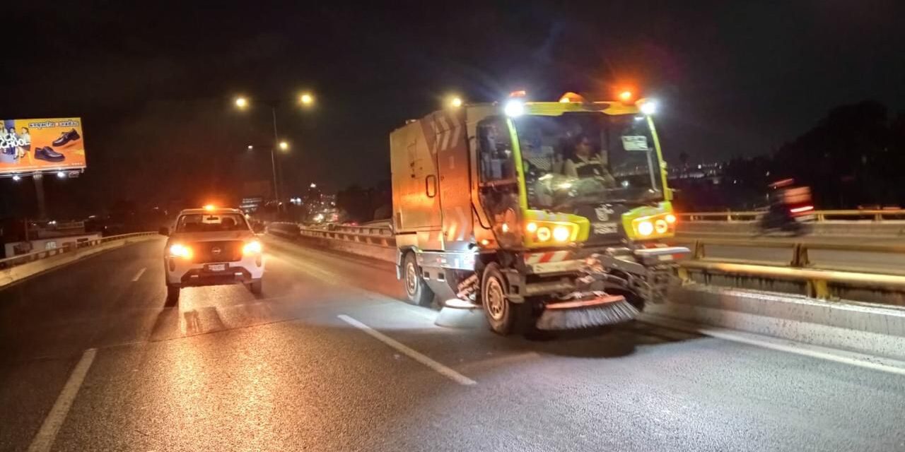 Gobierno de la Capital realiza Barrido Mecánico Nocturno en la avenida Salvador Nava