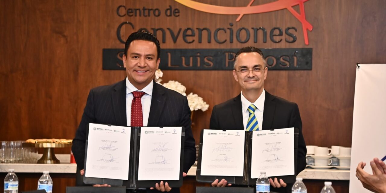 Gobierno estatal firma convenio con Colegio de Notarios