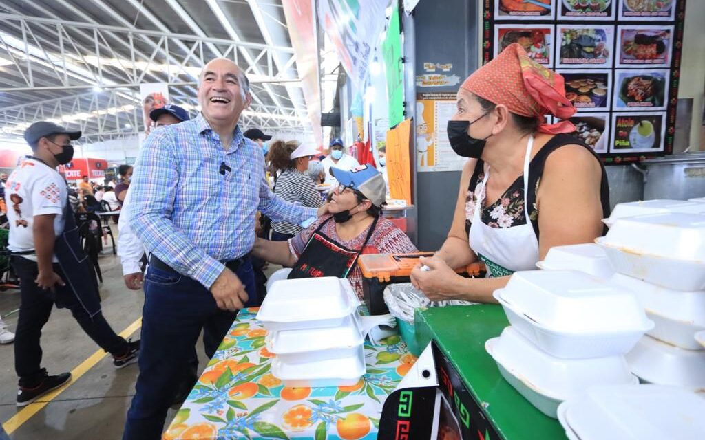 Gobierno de la Capital se pone guapo con la comida en la Fenapo el Día de San Luis Rey