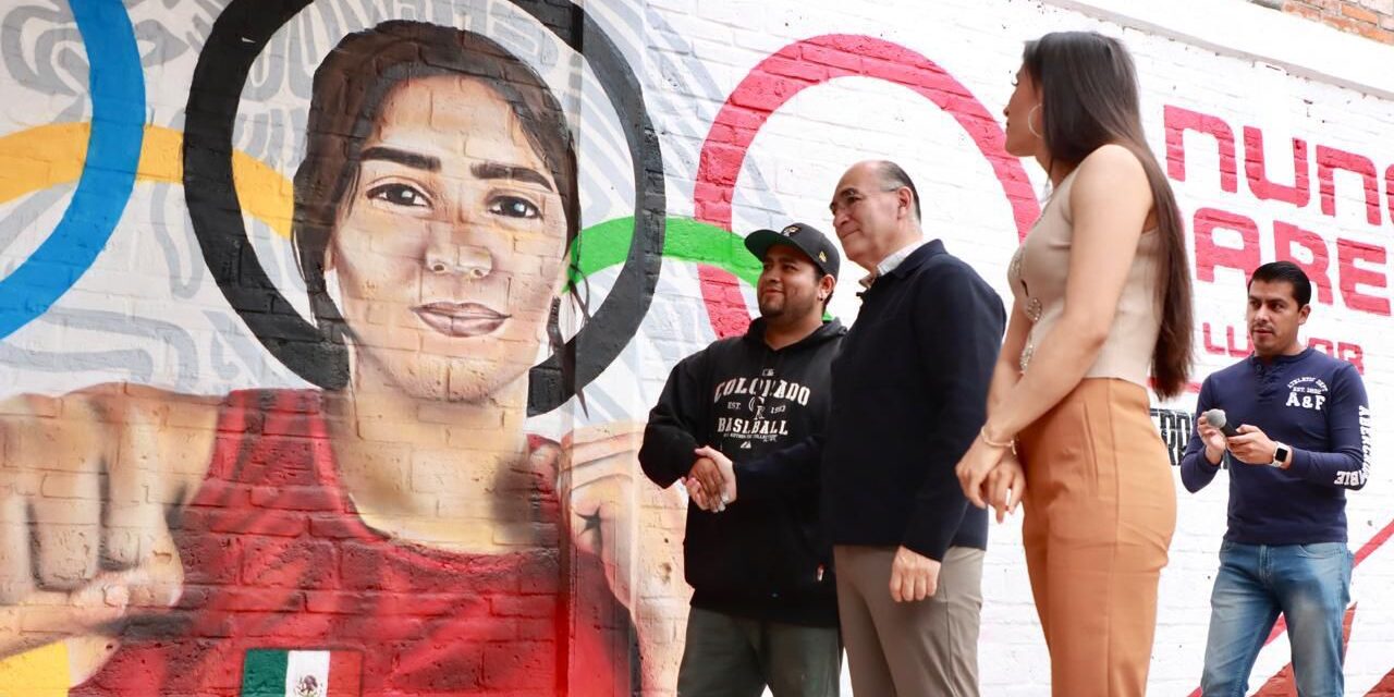 Gobierno de la Capital rinde homenaje a Fátima Herrera, destacada pugilista olímpica