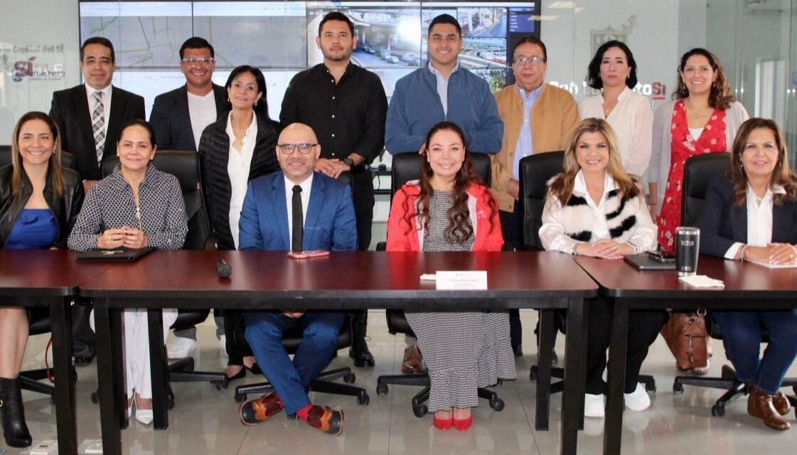 Secretaría Técnica y Contraloría del gobierno municipal presentan informe de resultados y retos al Cabildo entrante
