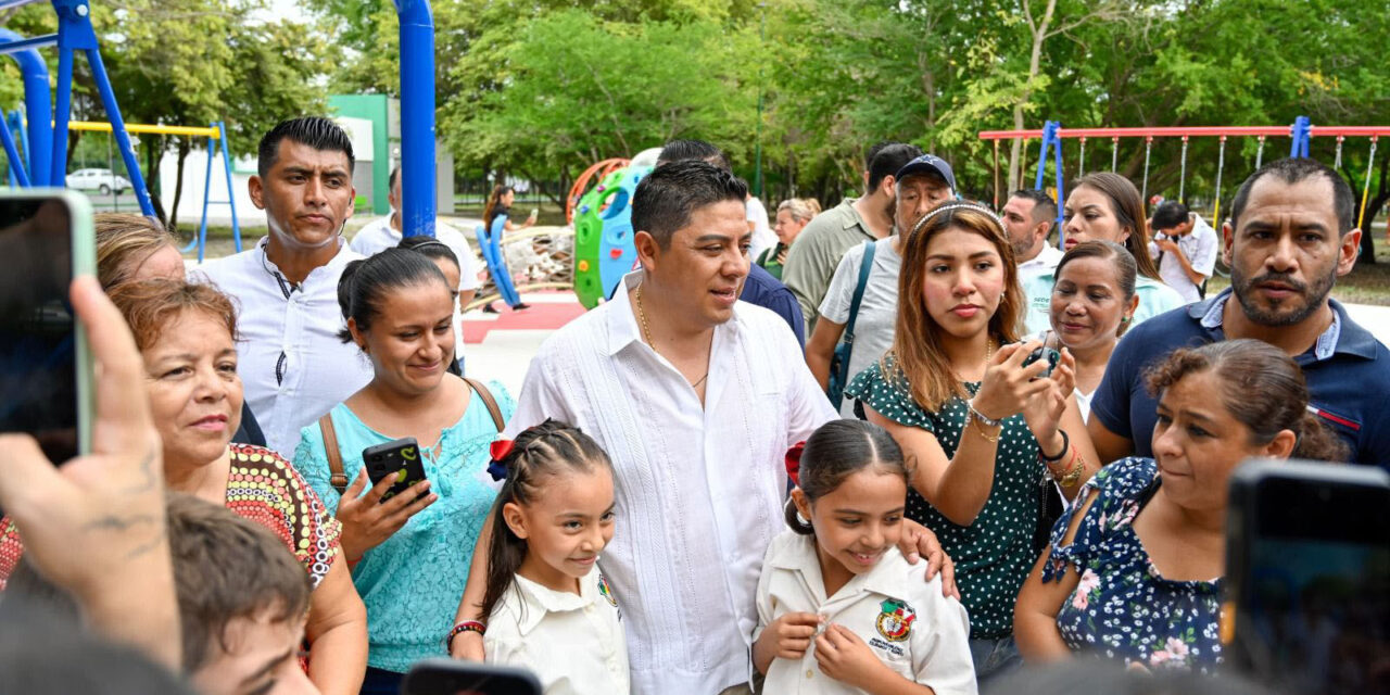 Zona para mascotas, dinosaurios y canchas, son las áreas favoritas en el parque Tantocob
