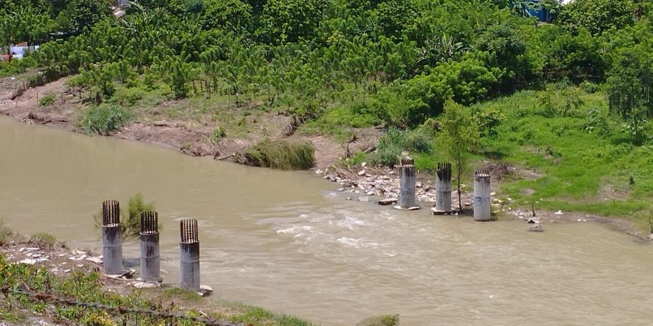 El estado atiende solicitud de un puente para comunidades de Tamazunchale