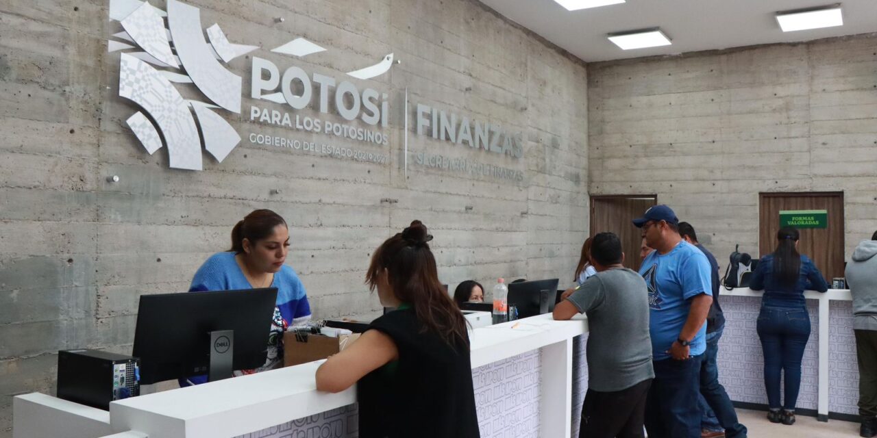 Oficina de Finanzas instalada en la Fenapo ofrece atención permanente