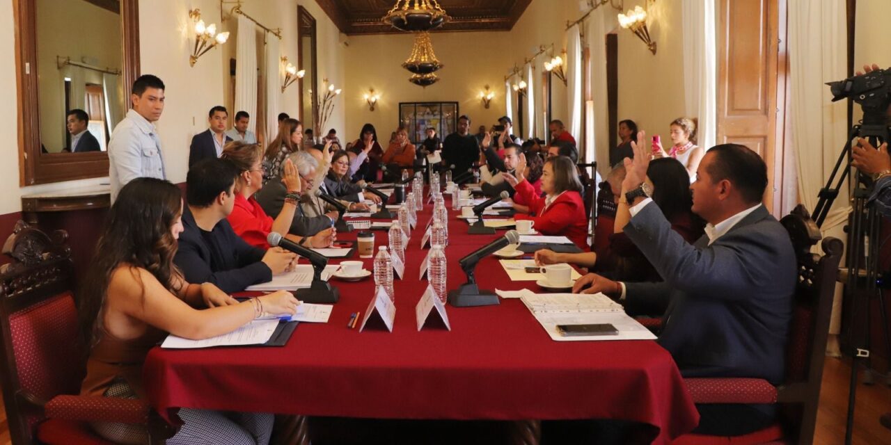 Cabildo autoriza eliminar y sancionar exceso de cable en postes