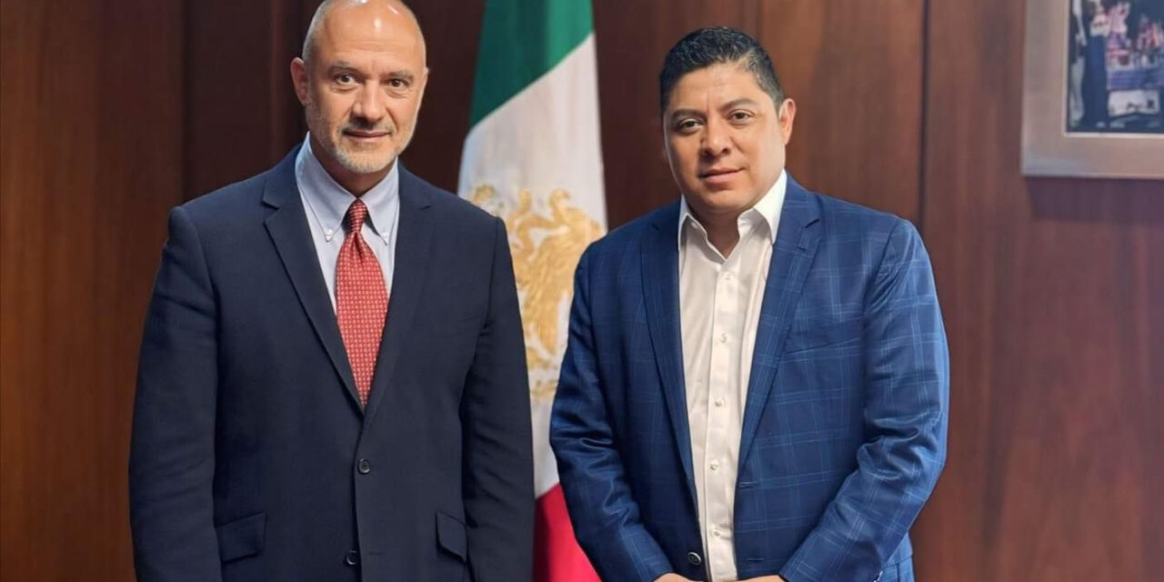 Ricardo Gallardo presenta proyectos al próximo titular de la SICT