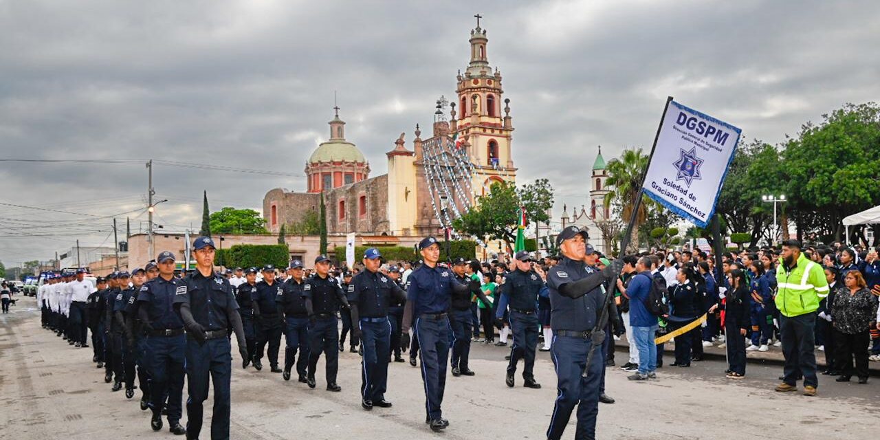 Soledad de GS conmemora independencia de México con numeroso y emotivo desfile cívico