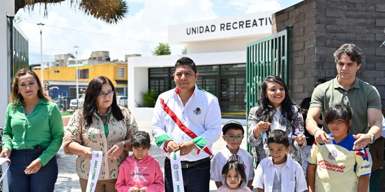 Ricardo Gallardo inaugura nueva área recreativa en Villa de Pozos