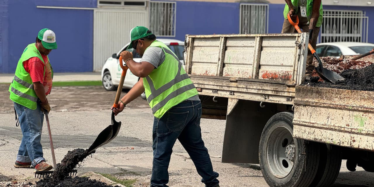 Desarrollo Urbano de Soledad brinda tránsito seguro con bacheo en más colonias