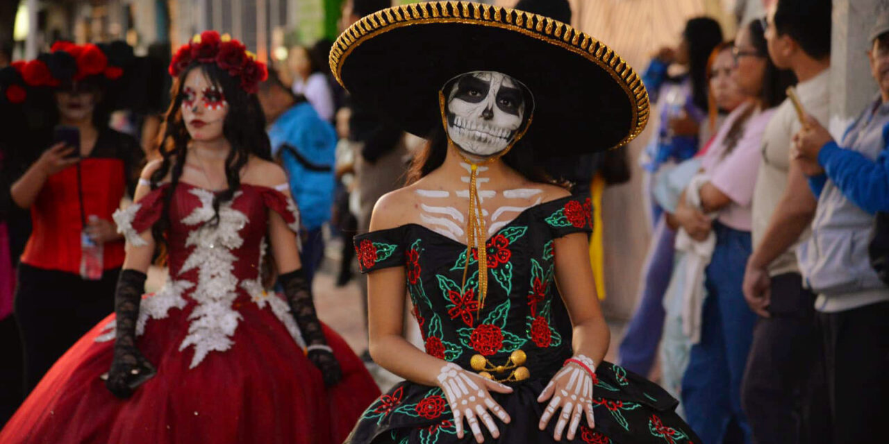Desfile “Xantolo” en Soledad sorprendió y cautivó a miles de familias durante alegre recorrido