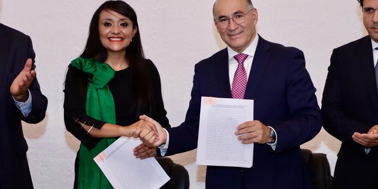 Alcalde Galindo finaliza la entrega administrativa al nuevo municipio de Villa de Pozos