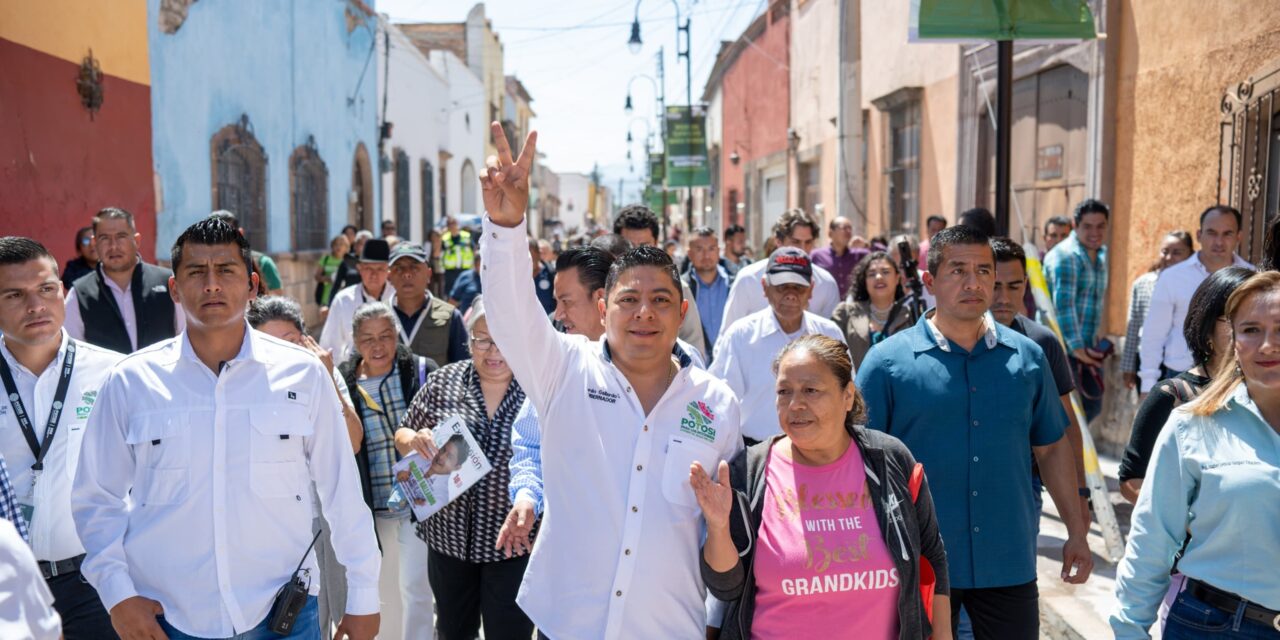 Con gran respaldo, Ricardo Gallardo entrega remodelación de San Miguelito