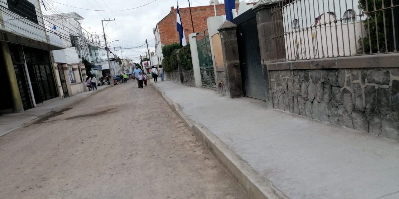 Avanzan obras viales y de infraestructura hidráulica en más de 30 colonias de la Capital