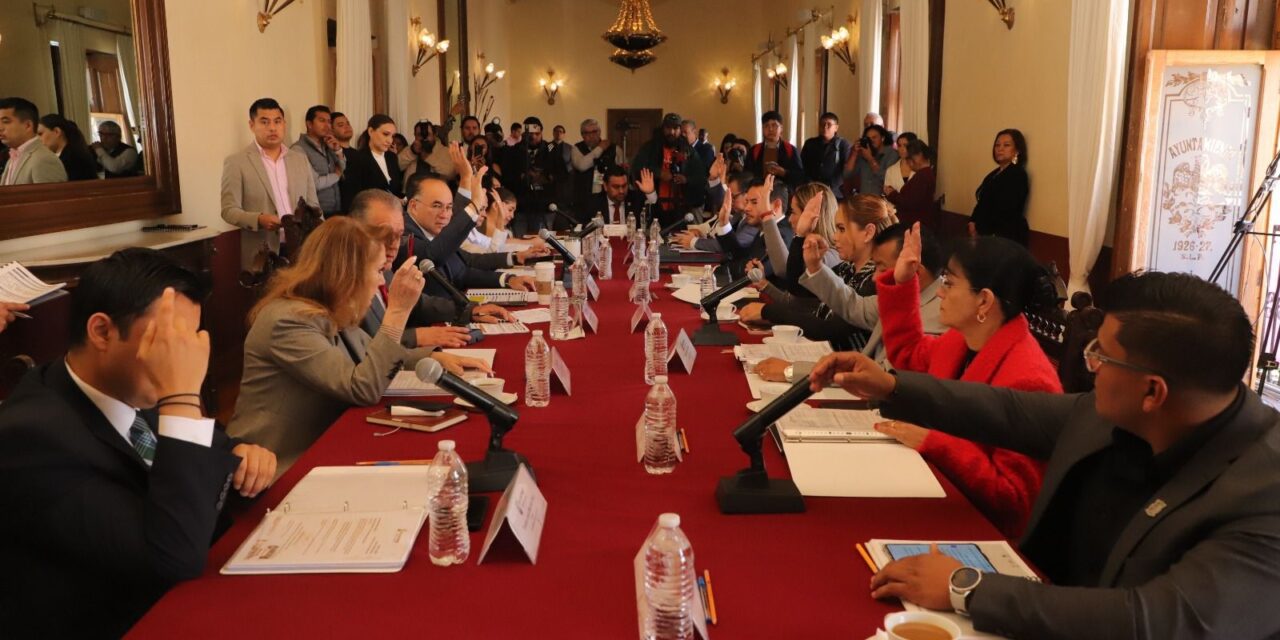Alcalde Enrique Galindo agradece la disposición al trabajo del Cabildo; se aprueban modificaciones en Comisiones Permanentes