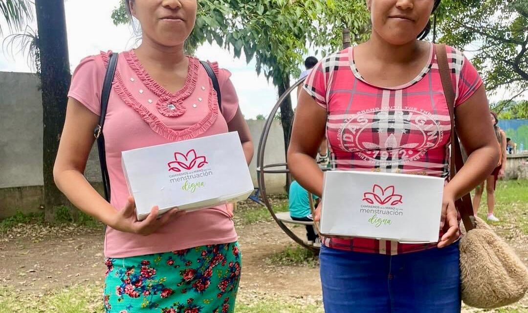 Gobierno estatal entrega kits de menstruación digna en comunidades