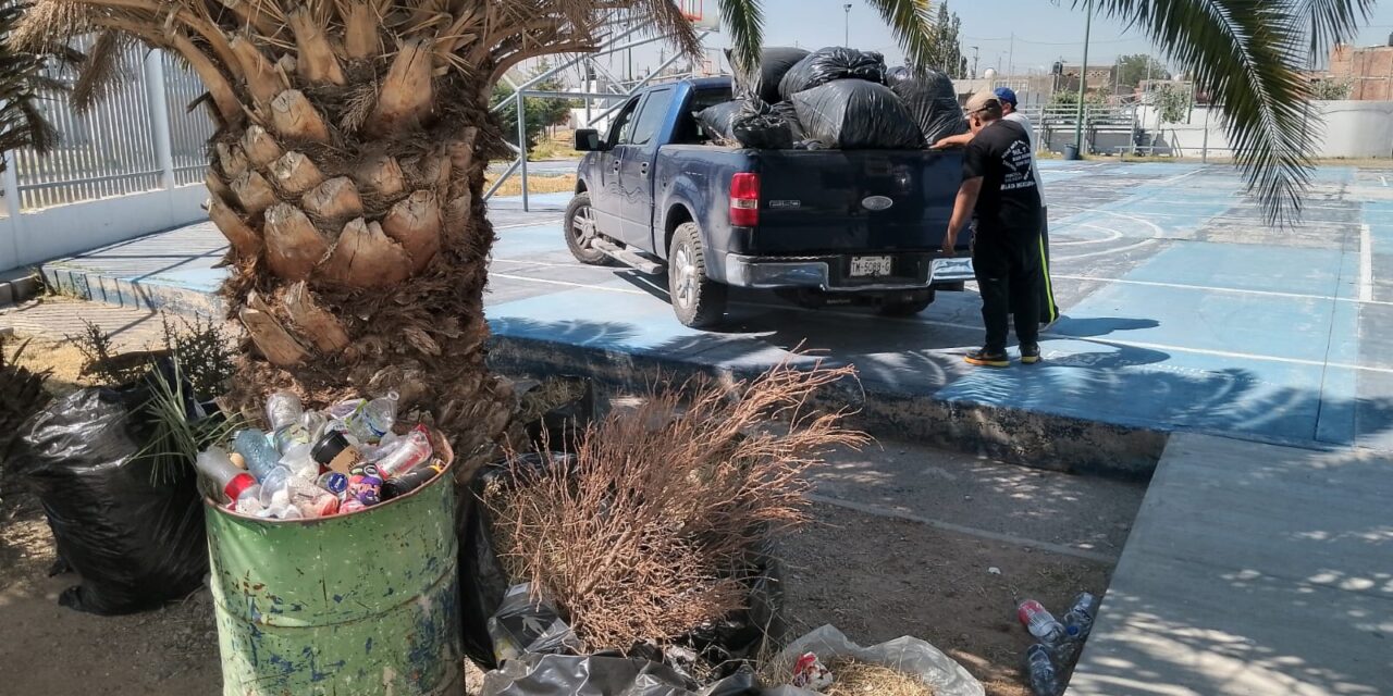 Pozos lleva “Enchulando tu Cancha” en Villas del Sol