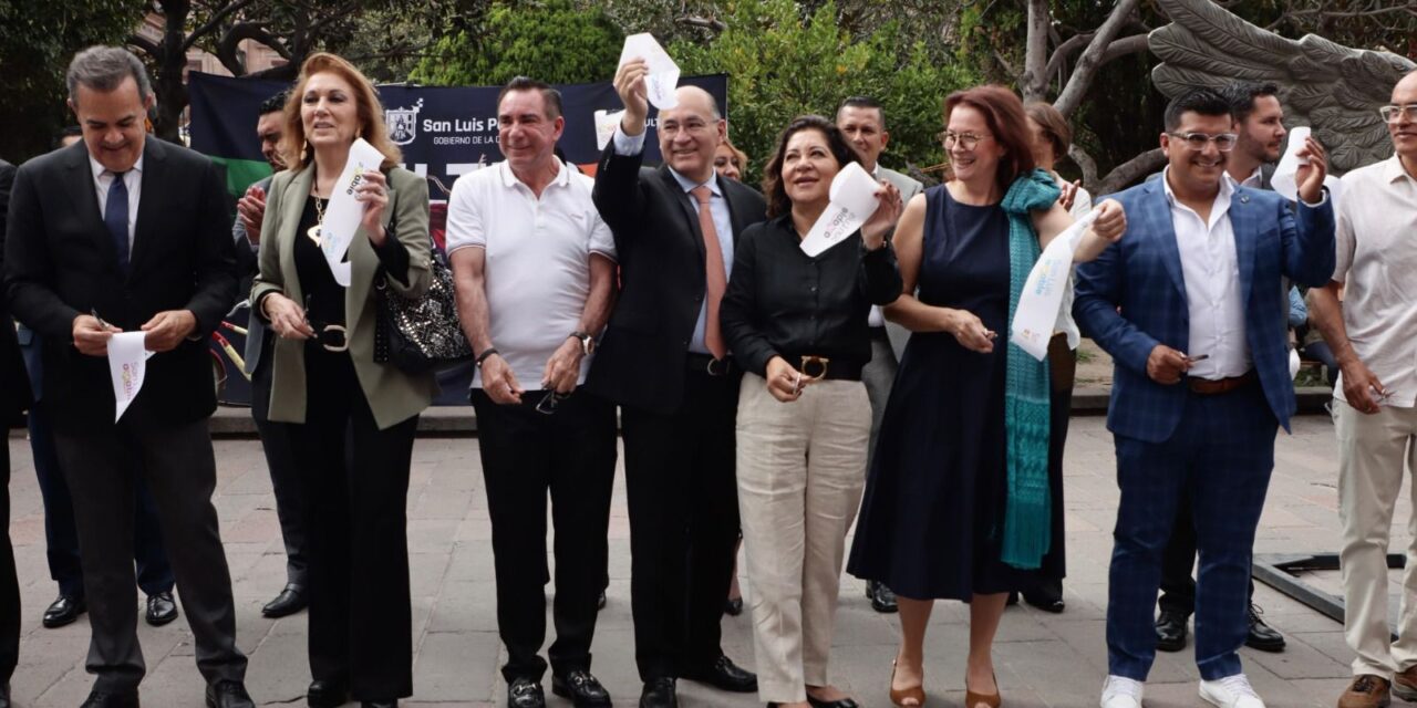 El corazón del Centro Histórico, engalanado con muestra “Caminando con el Arte”, del escultor Alejandro Velasco