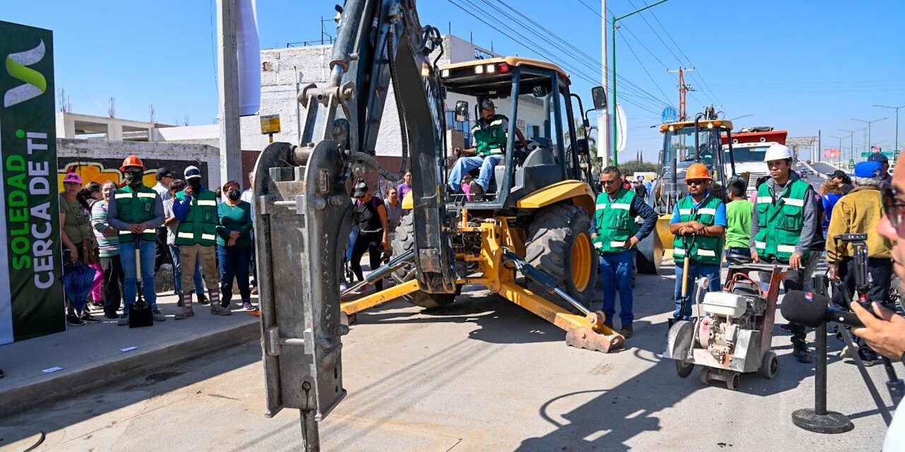 Ricardo Gallardo y Juan Manuel Navarro inician la construcción del Puente Peatonal en la Zona Oriente
