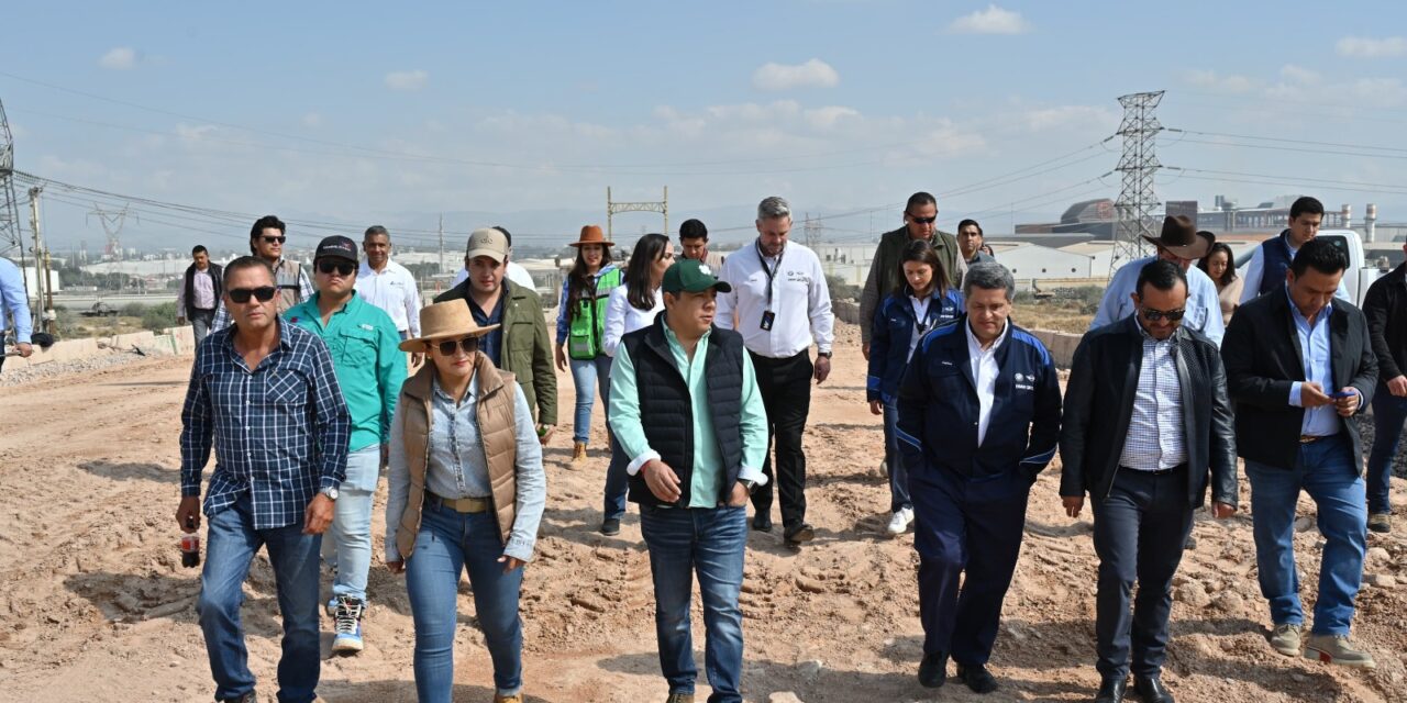 Ricardo Gallardo supervisa avance de obras para la movilidad de SLP