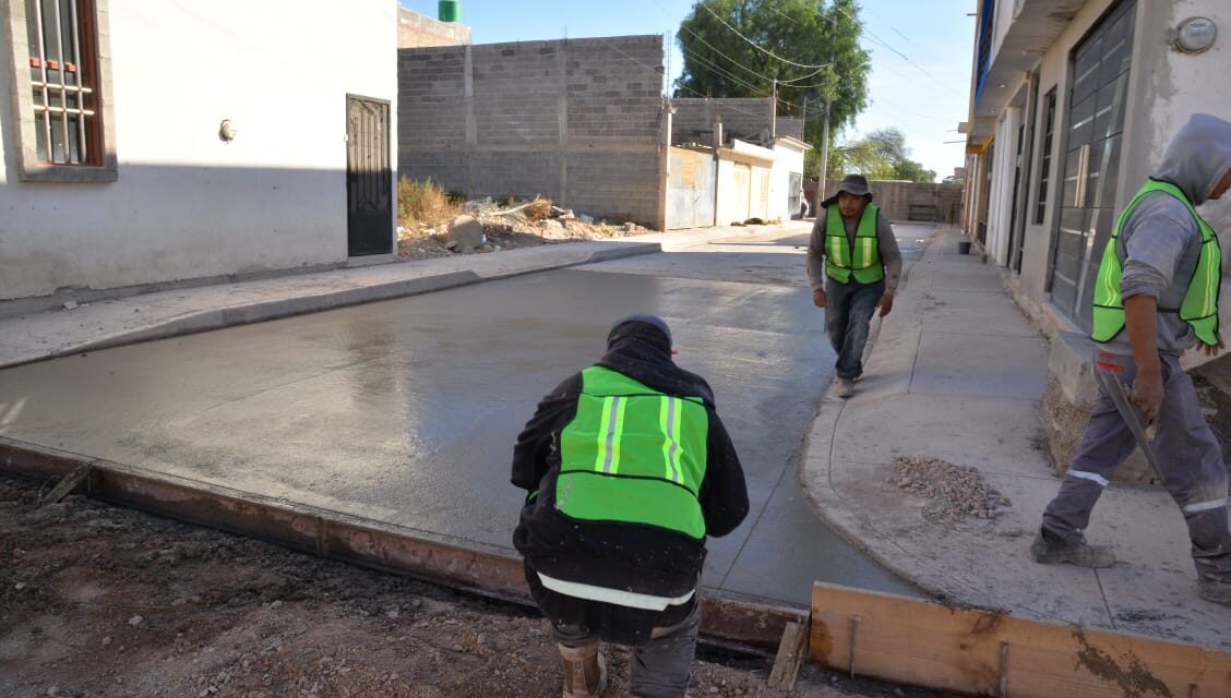 En Soledad, avanza la pavimentación de 10 calles en la colonia Niños Héroes
