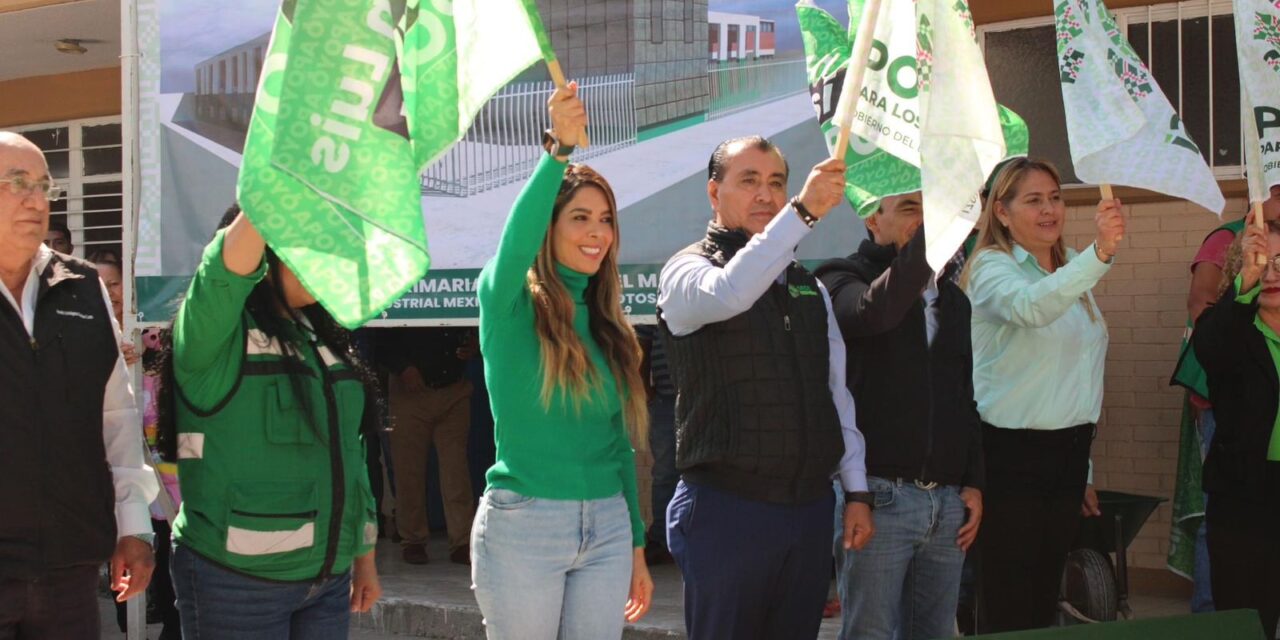 El ejecutivo estatal lleva apoyo a niñas y niños con rehabilitación de más escuelas