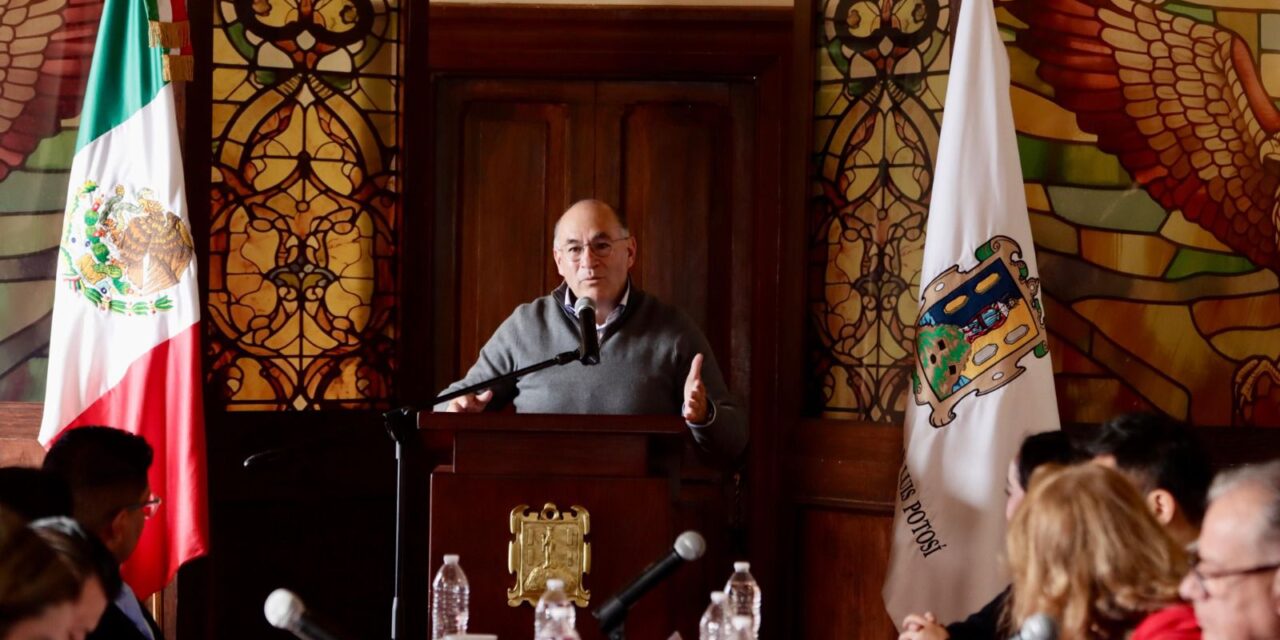 Cabildo de SLP entrega Premio de Derechos Humanos Eleanor Roosevelt a Saúl Montenegro, por su trabajo contra las adicciones
