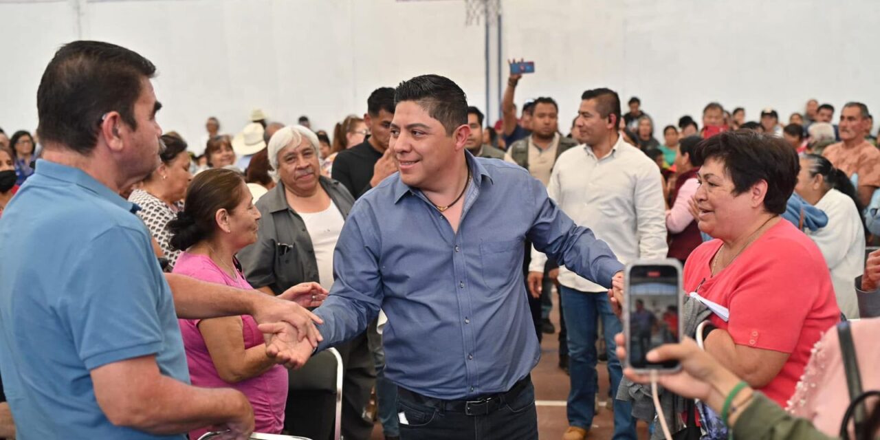Ricardo Gallardo, puntero en encuestas nacionales