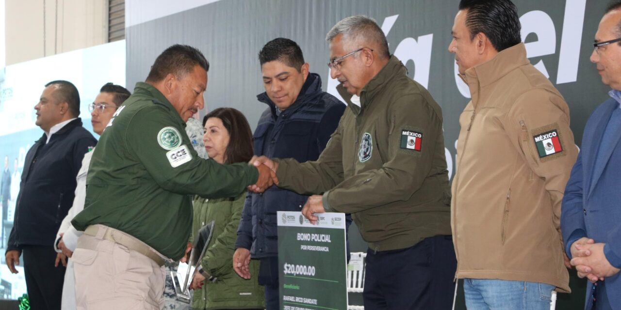 Ricardo Gallardo destaca la labor y valentía de policías en su día