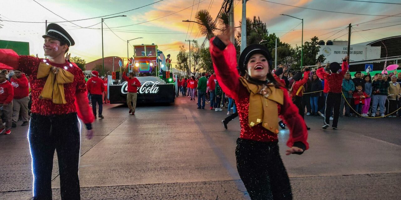 Caravana Coca Cola llena de luz las calles de SLP