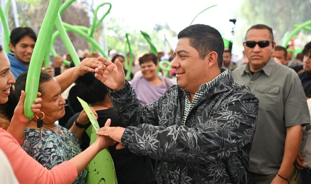 SOLEDENSES AGRADECEN A RICARDO GALLARDO POR NUEVAS VIALIDADES