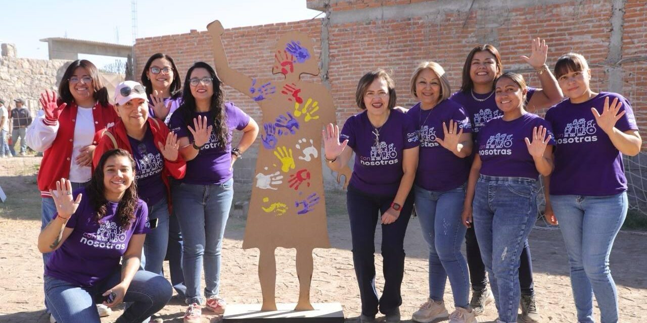 Presentan el programa “Con Nosotras” en la colonia Tercera Grande