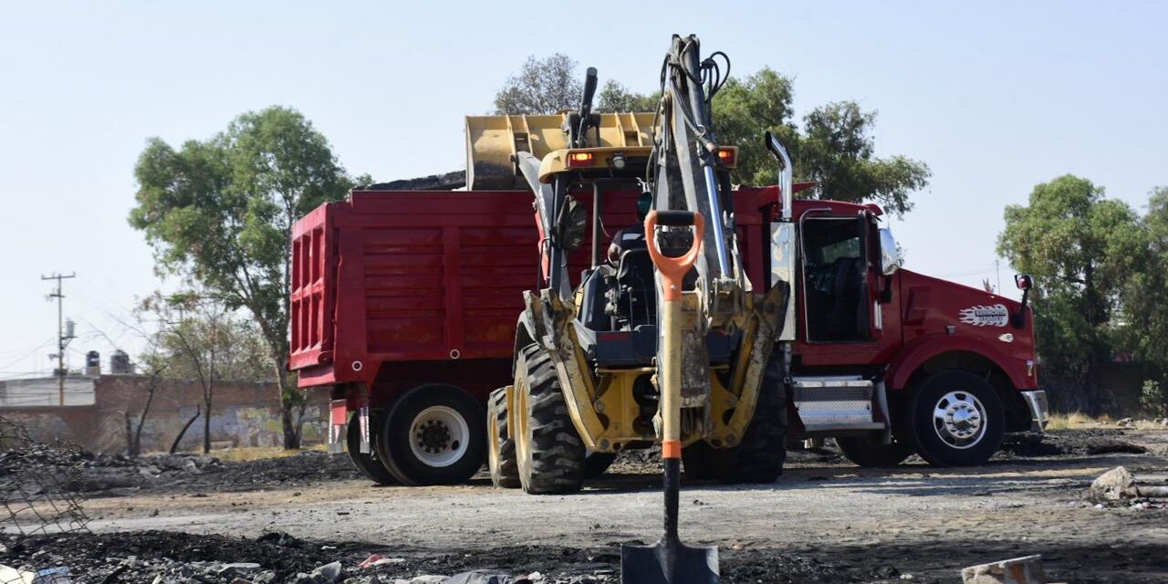 AYUNTAMIENTO DE SOLEDAD ELIMINA RIESGO EN PREDIO DE CARRETERA A MATEHUALA