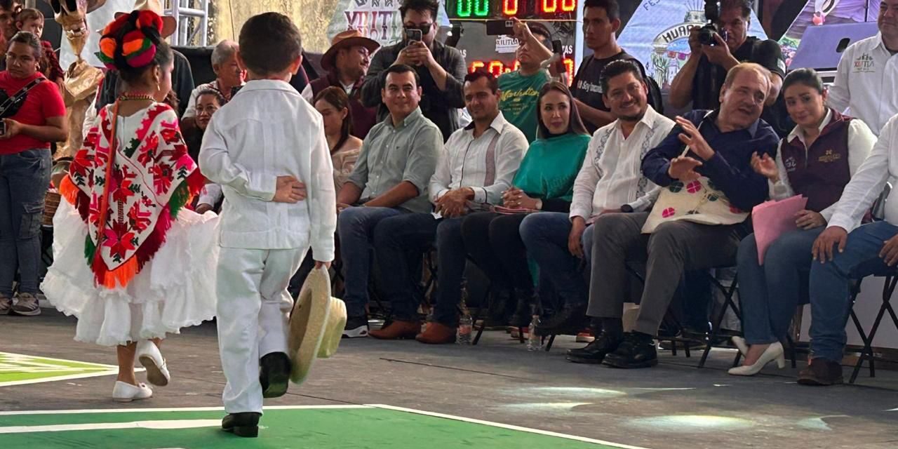 CON GRAN ÉXITO SE LLEVA A CABO FESTIVAL DEL HUAPANGO EN XILITLA