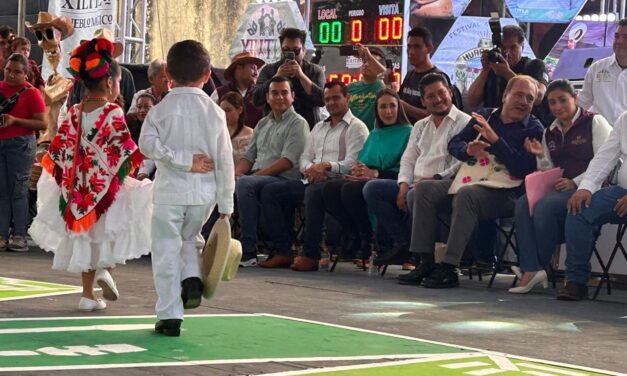 CON GRAN ÉXITO SE LLEVA A CABO FESTIVAL DEL HUAPANGO EN XILITLA