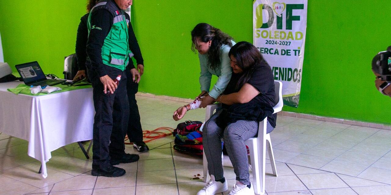 PERSONAL DE DIF MUNICIPAL DE SOLEDAD CAPACITADO PARA ACTIVIDADES INFANTILES DE VERANO SEGURAS
