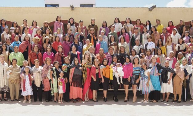 COLOR, TRADICIÓN Y ORGULLO POR EL REBOZO EN SANTA MARÍA DEL RÍO
