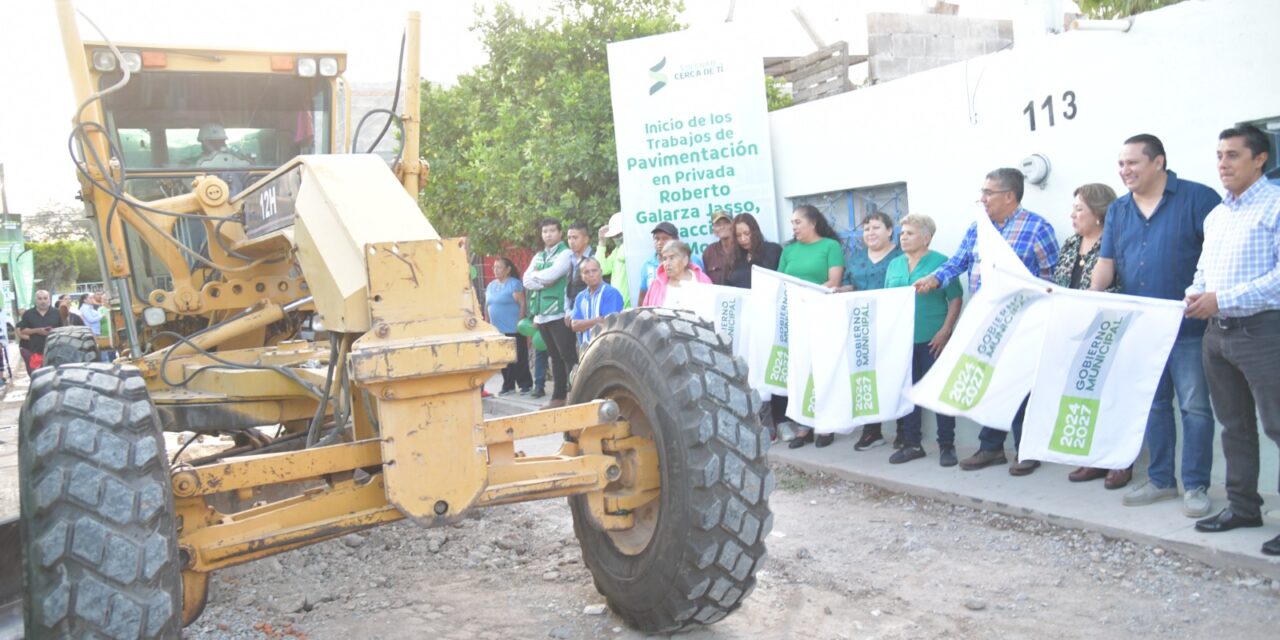 LLEVA JUAN MANUEL NAVARRO OTRO ARRANQUE DE PAVIMENTACIÓN A COLONIA EL MORRO