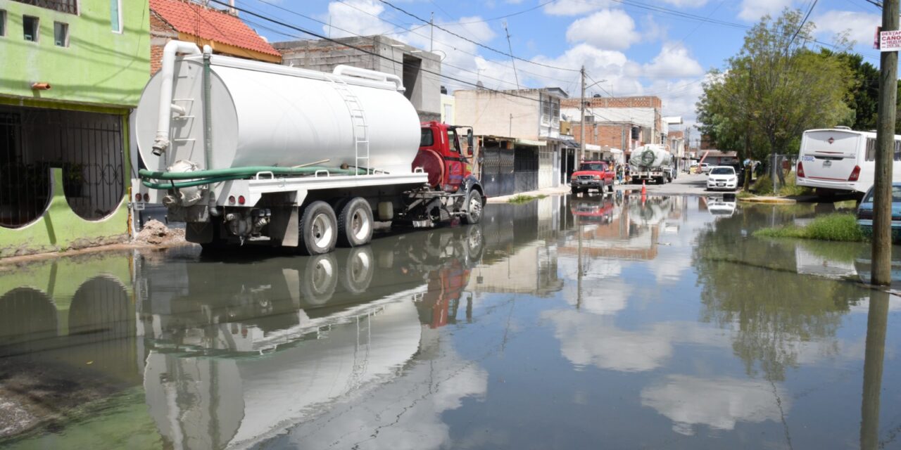 GOBIERNO DE SOLEDAD INTERVIENE DRENAJE COLAPSADO EN VILLAS DEL POTOSÍ CON PROYECTO COORDINADO