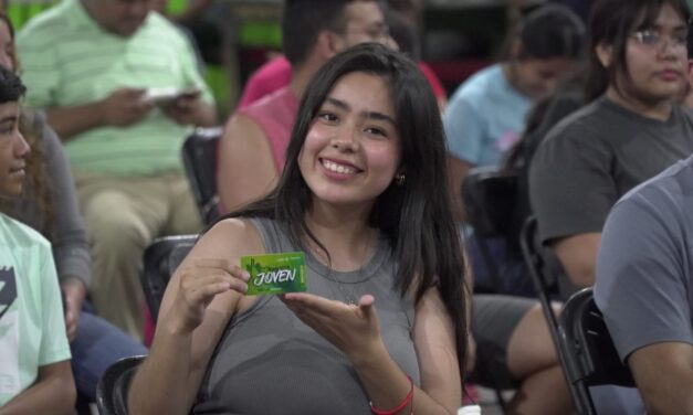 ENTREGAN MÁS DE 300 TARJETAS JOVEN EN CERRITOS