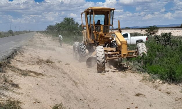 GOBIERNO ESTATAL MEJORA CAMINOS EN CATORCE
